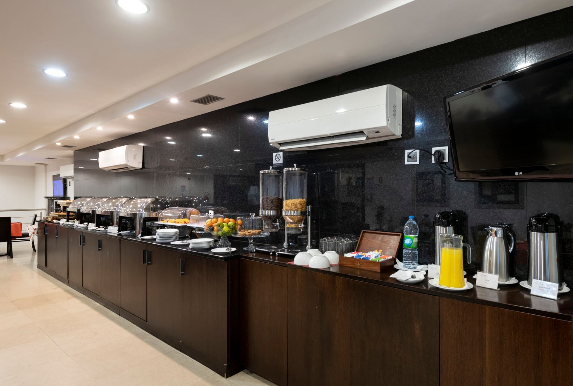 RK Suite Hotel Luanda — Restaurant (5)