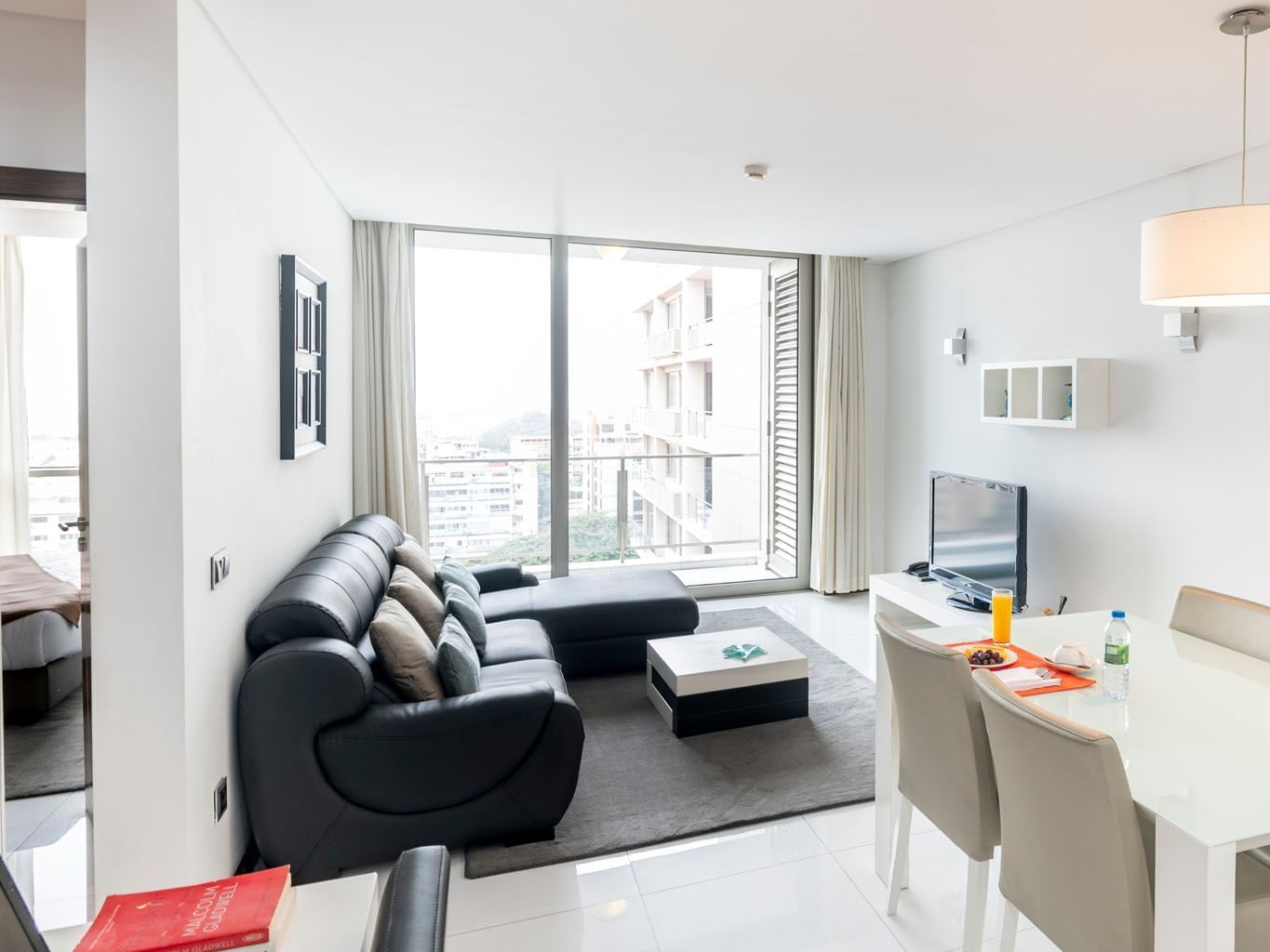 54 square metre Deluxe Suite at RK Suite Hotel Luanda