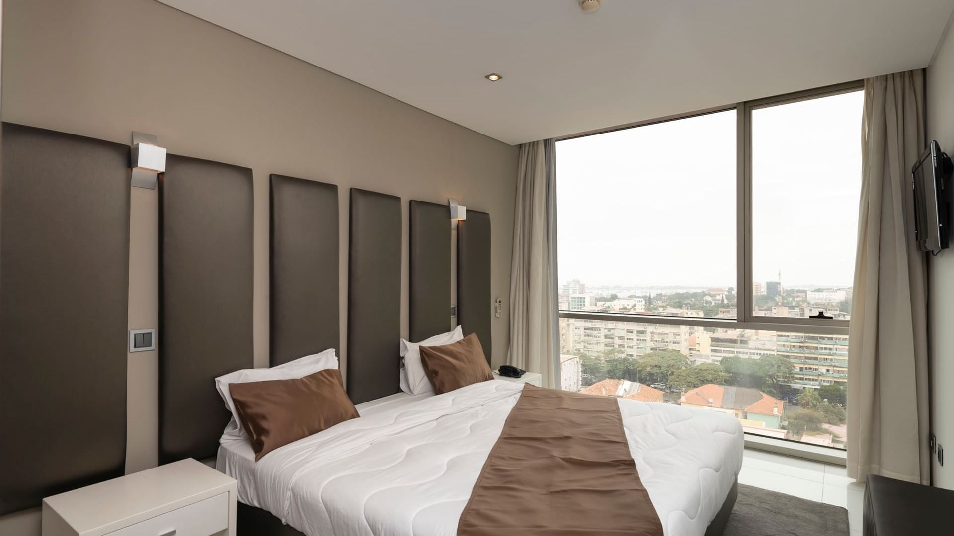 RK Suite Hotel Luanda — Deluxe Suite (2)