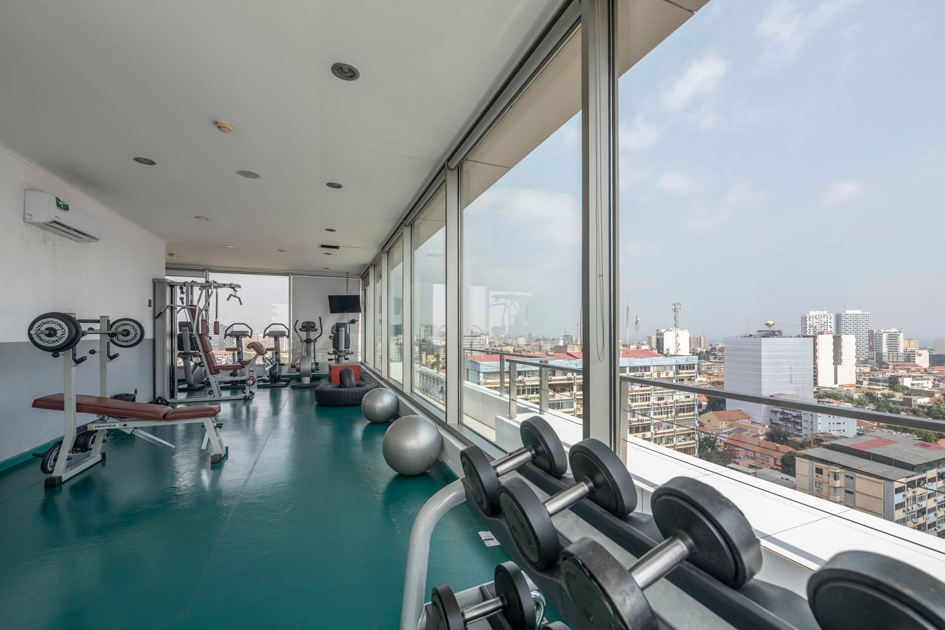 RK Suite Hotel Luanda — Facilities (2)