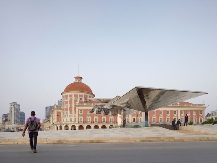 RK Suite Hotel Luanda — Coin Museum